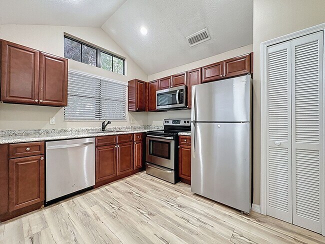 Building Photo - Charming 3 bedroom home in Aloma Bend -Prime Oveido Location