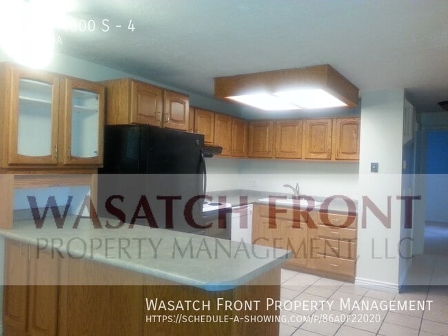 Building Photo - 333 E 4500 S