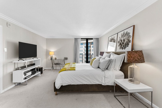 Building Photo - 5420 N Ocean Dr