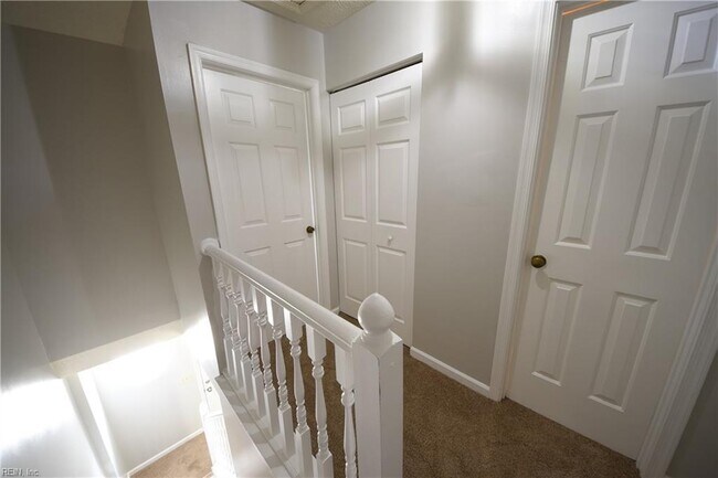 Building Photo - 313 Gaylor Ln
