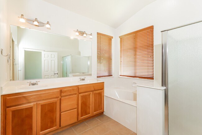 Building Photo - 936 Heartland Dr