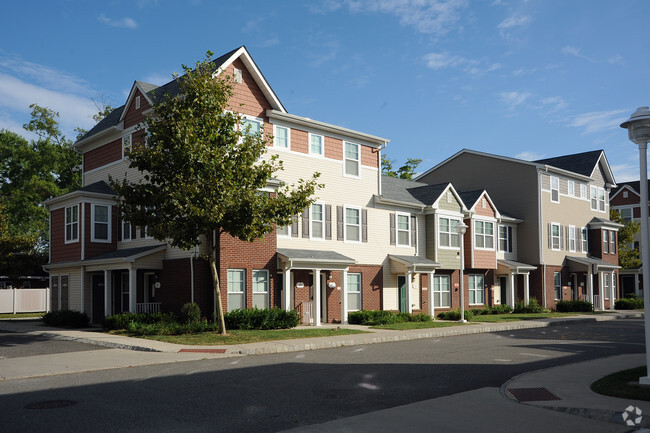 Building Photo - Garfield Court