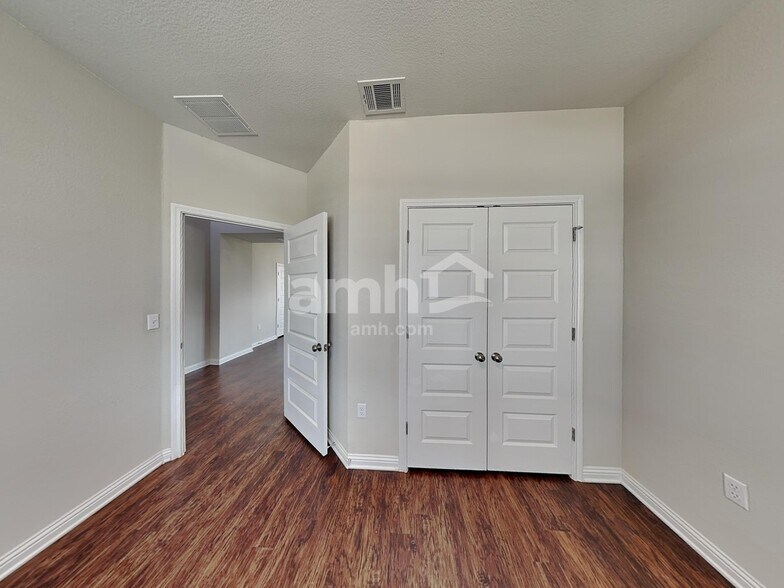 Building Photo - 5712 Kara Dr