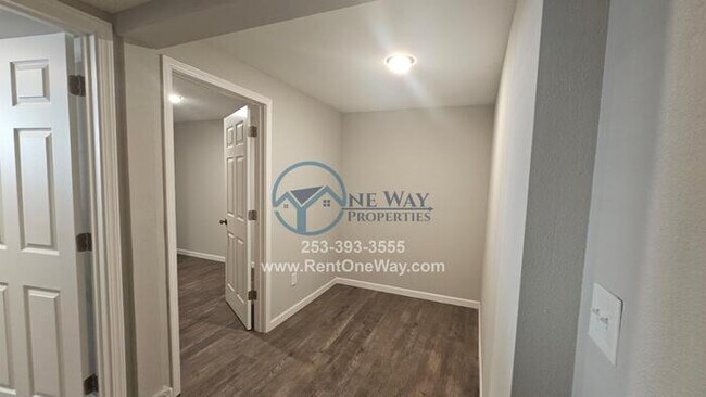 Building Photo - 4706 N Mullen St