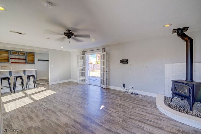 Building Photo - 1037 Yucca Ave