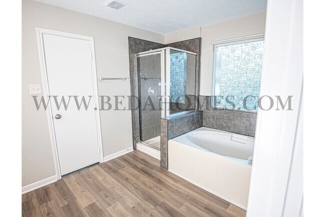 Building Photo - 5365 Tallowwood Terrace