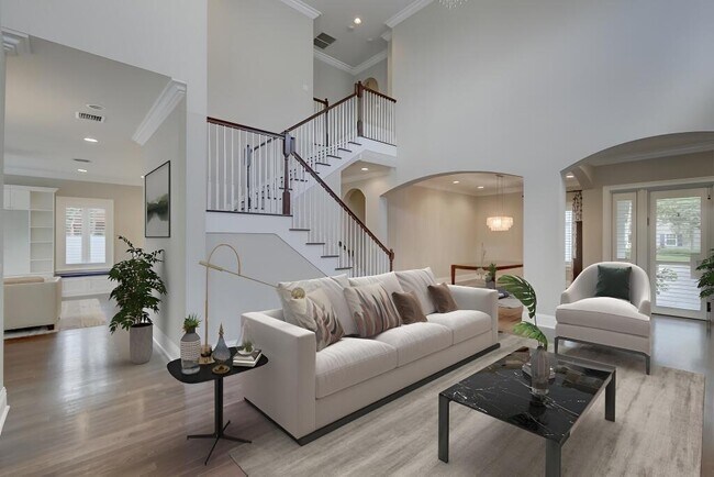 Building Photo - 425 NE 11th Ave