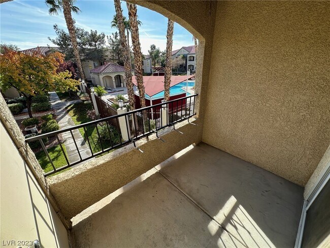 Building Photo - 7885 W Flamingo Rd