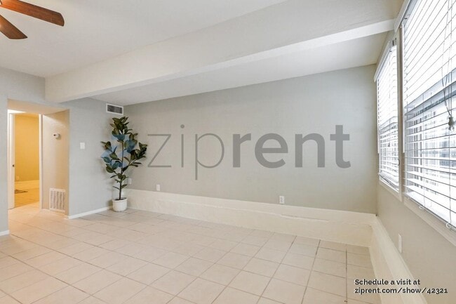 Building Photo - 517 13th St