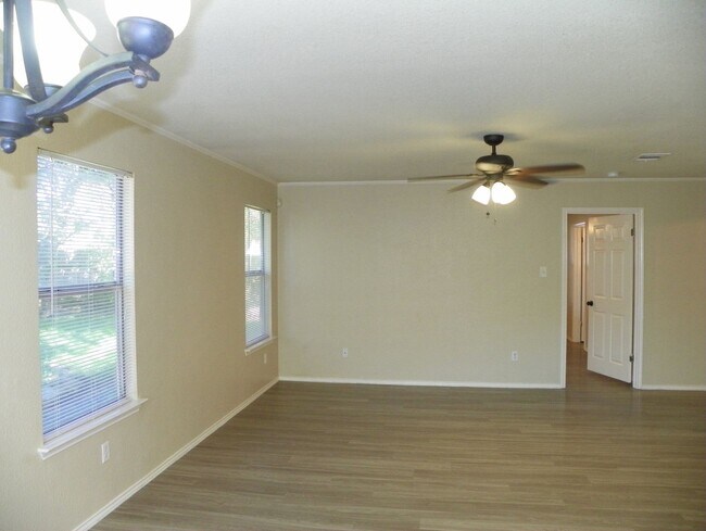 Building Photo - Welcome to this charming Centex home locat...