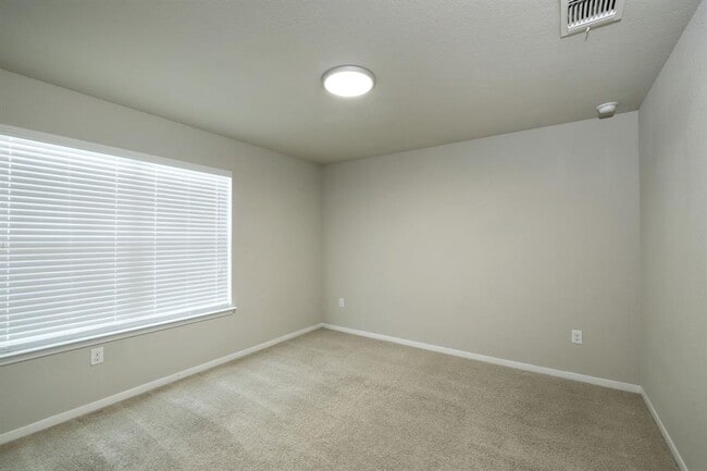 Building Photo - 3209 Ortman Dr