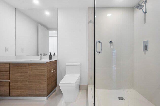 Building Photo - 1100 S Miami Ave