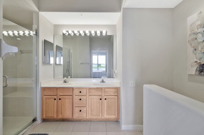 Building Photo - 17040 Willowcrest Way