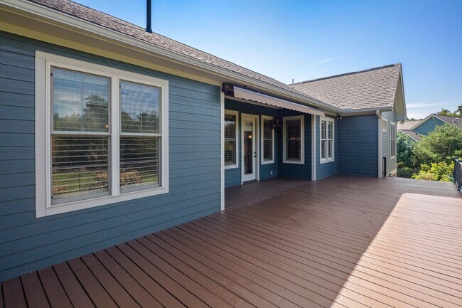 Building Photo - High-End Home on One Level - Beautiful Fletcher Neighborhood