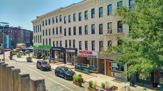 Building Photo - 456 Bergen St
