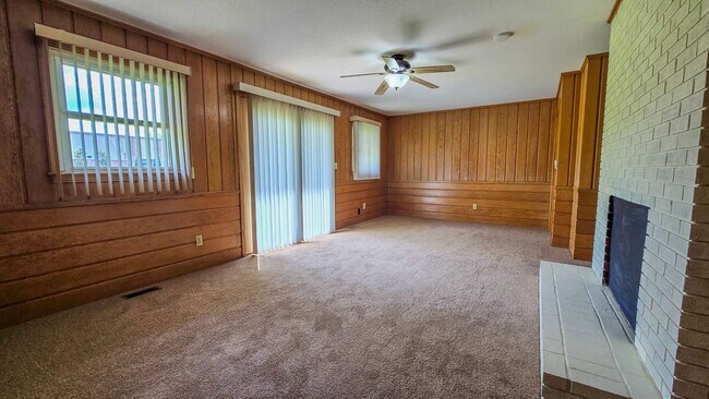 Building Photo - 2460 Sedalia Dr