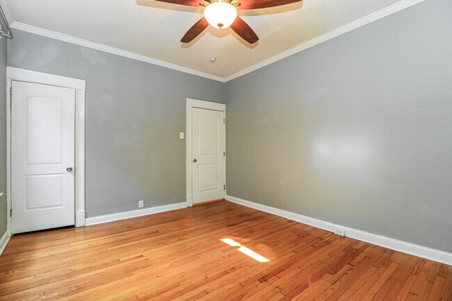 Building Photo - Fantastic 2bd/1ba home! Let yourself in!