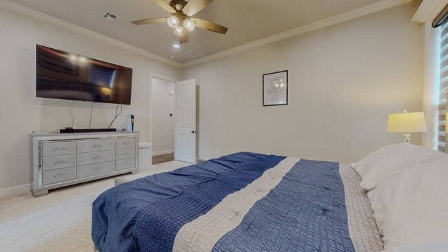 Building Photo - 112 Pindo Palm Dr