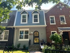 Building Photo - 1415 Trinidad Ave NE