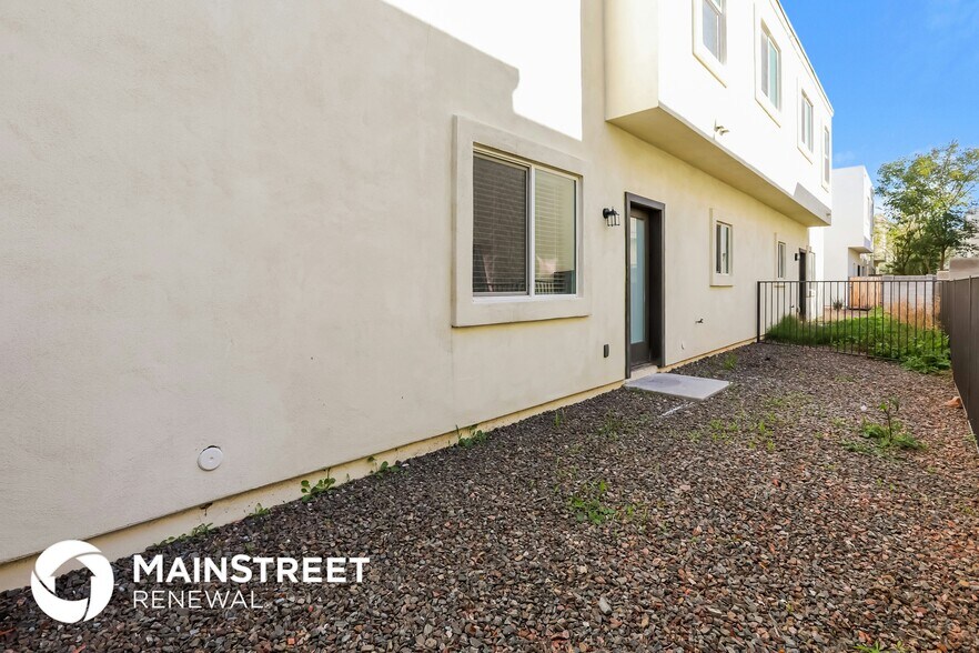 Building Photo - 2000 N 36th St