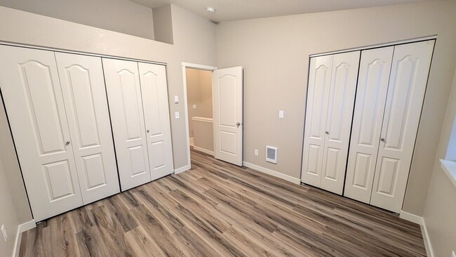 Building Photo - Wonderful townhouse in Forest Grove