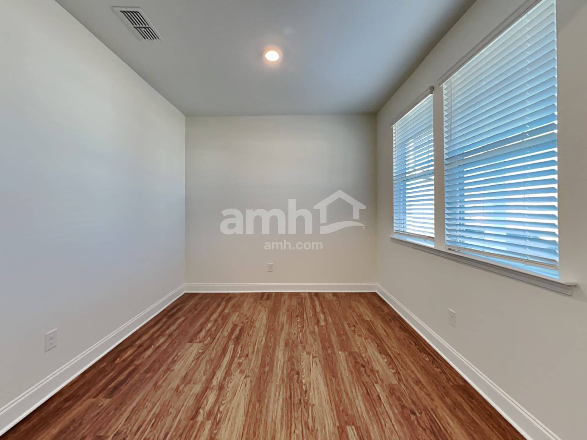 Building Photo - 185 Larragan Dr