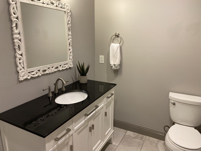 Building Photo - 1117 Washington St