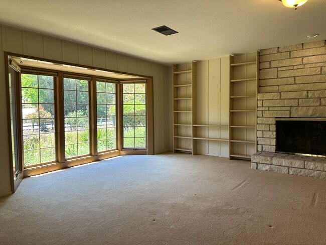 Building Photo - 25228 La Loma Dr