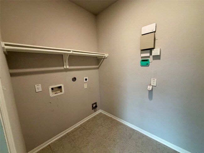 Building Photo - 18665 Legend Oaks Dr