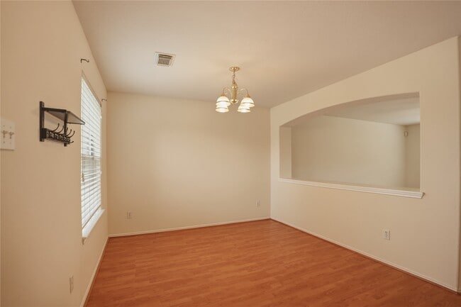 Building Photo - 630 Kiley Dr