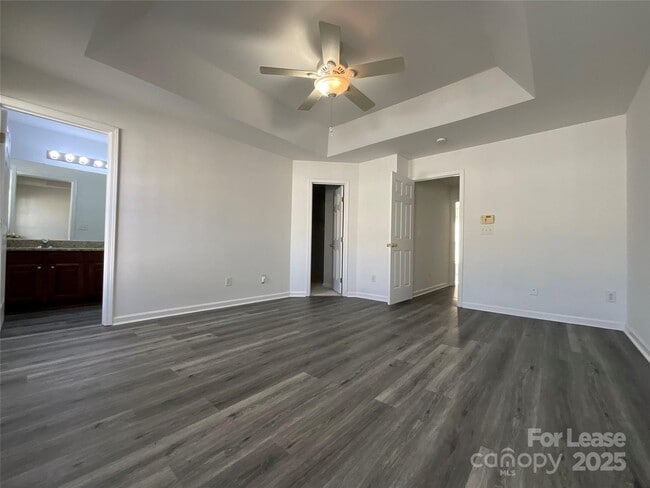 Building Photo - 15709 Castle Watch Ave