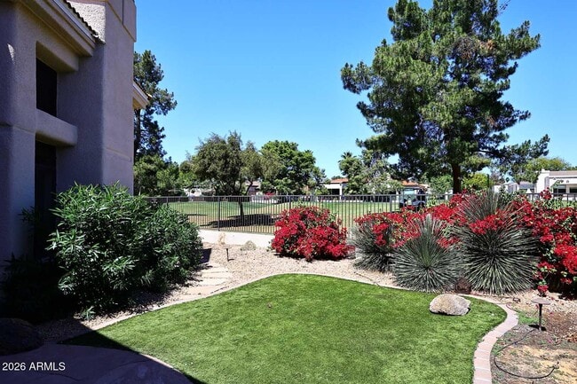 Building Photo - 8334 E Jenan Dr