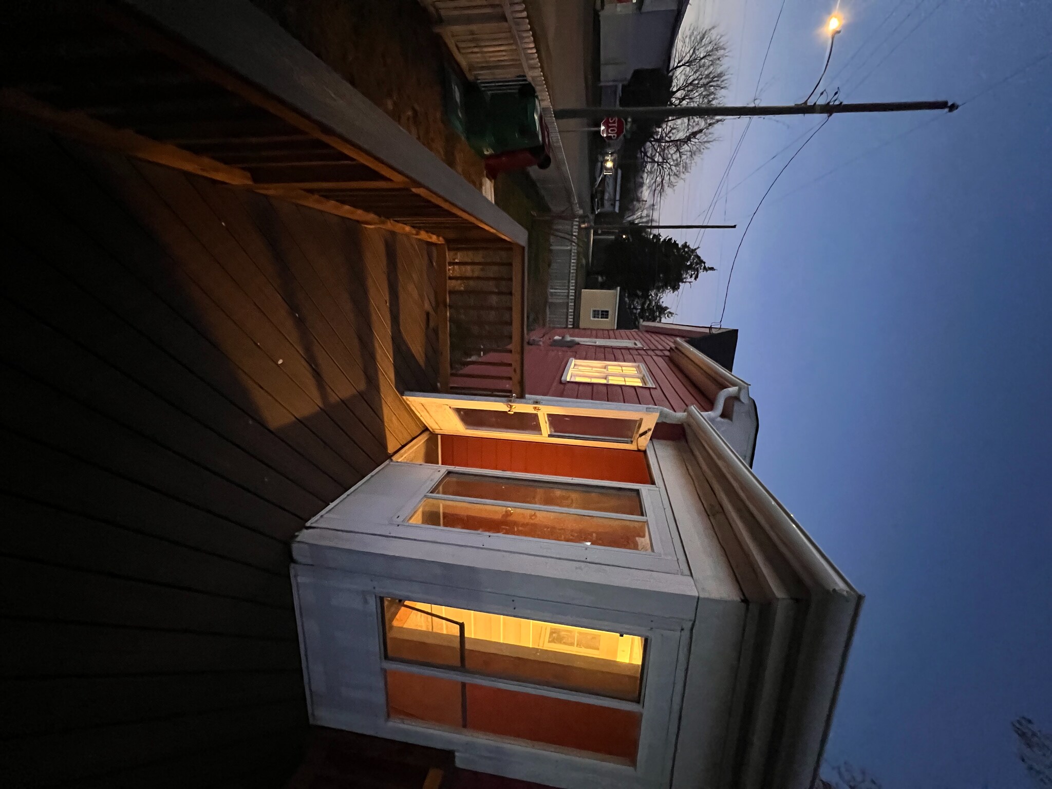 Building Photo - 1152 W High St