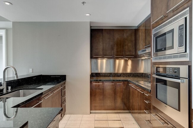 Building Photo - Sky Las Vegas-Strip/City/Red Rock Mtn Views from this Stunning 2Bd/2.5Ba Residence