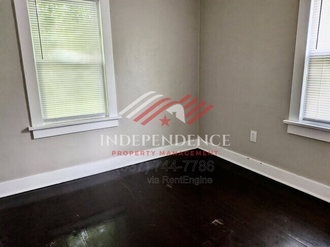 Building Photo - 2449 Nill Ave