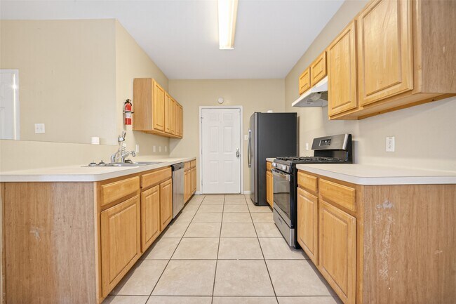 Building Photo - 15515 Waldron Cir