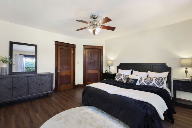 Building Photo - 401 S Buchanan St