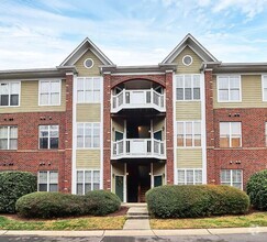 Building Photo - Immaculate 2BD/2BA Condo in Crown View