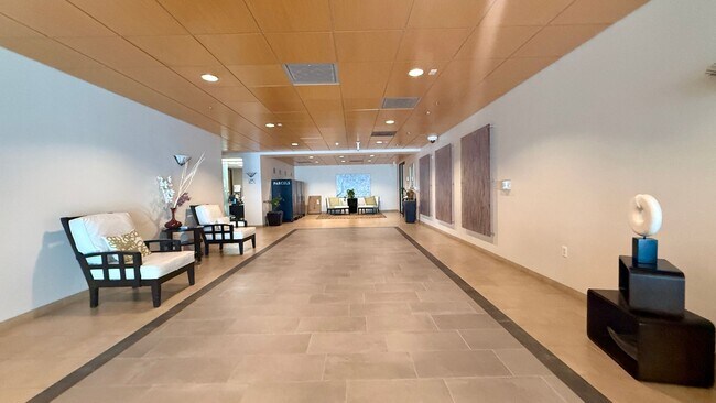 Building Photo - Spacious Studio with 2 Parking Spaces, W/D, Large Patio available in Cortez Hill