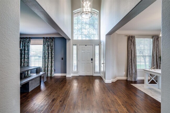 Building Photo - 4621 Hinton Dr