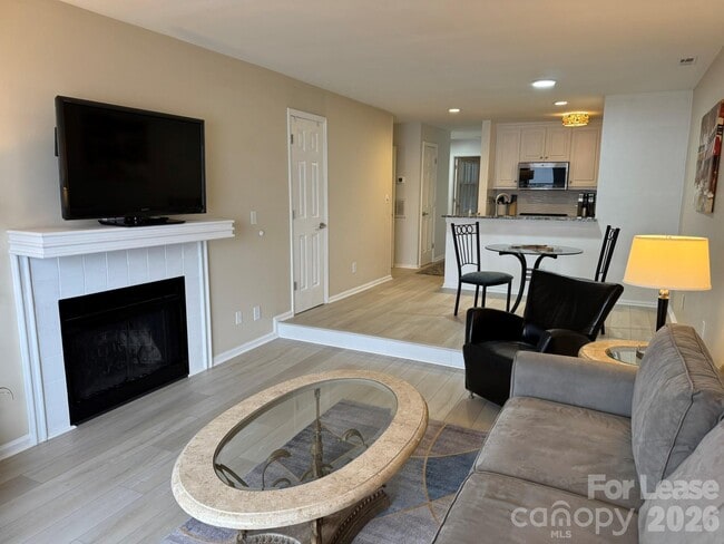 Building Photo - 368 Northwest Dr