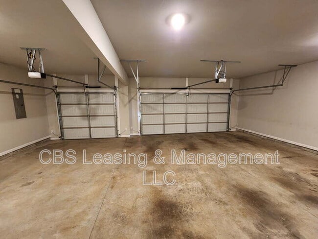Building Photo - 2112 Sequoia Dr