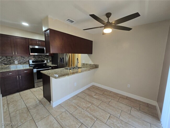 Building Photo - 960 Hearty St