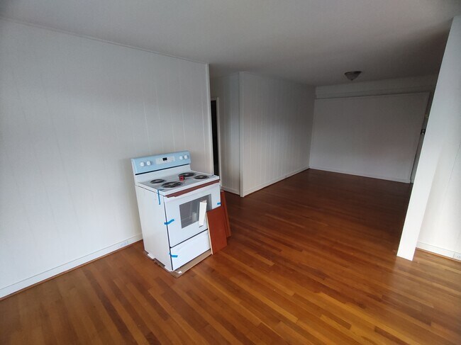 Building Photo - 2002 Mahaoo Pl