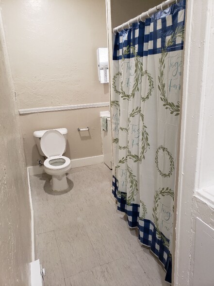 Building Photo - 15000 Euclid Ave