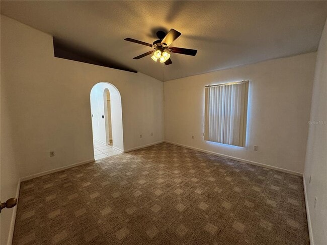 Building Photo - 1043 Vanderbilt Dr