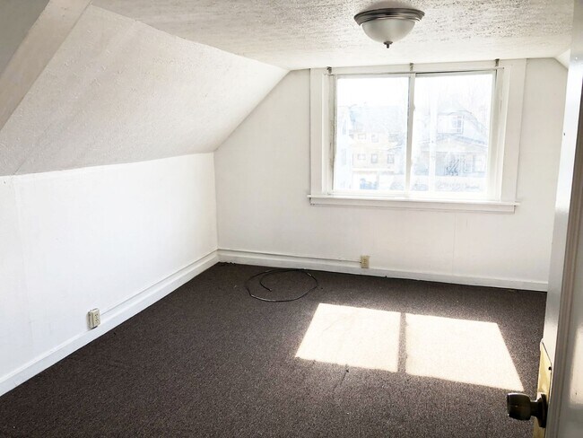 Building Photo - 12905 Forest