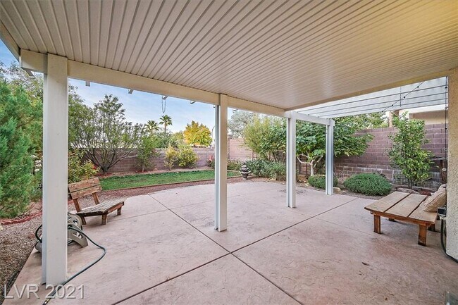 Building Photo - 2290 Bull Lake Dr