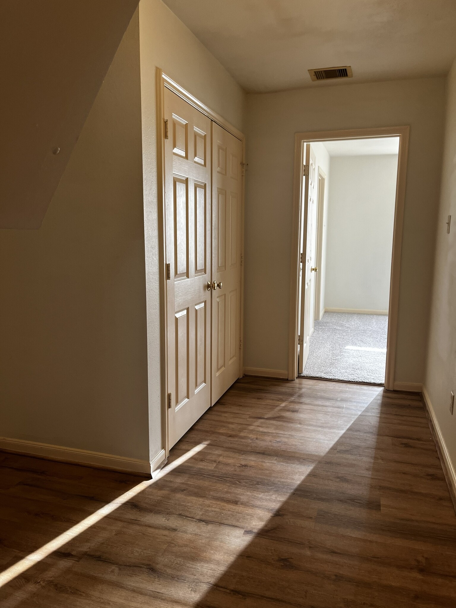 upstairs hallway - 11807 Chetman Dr