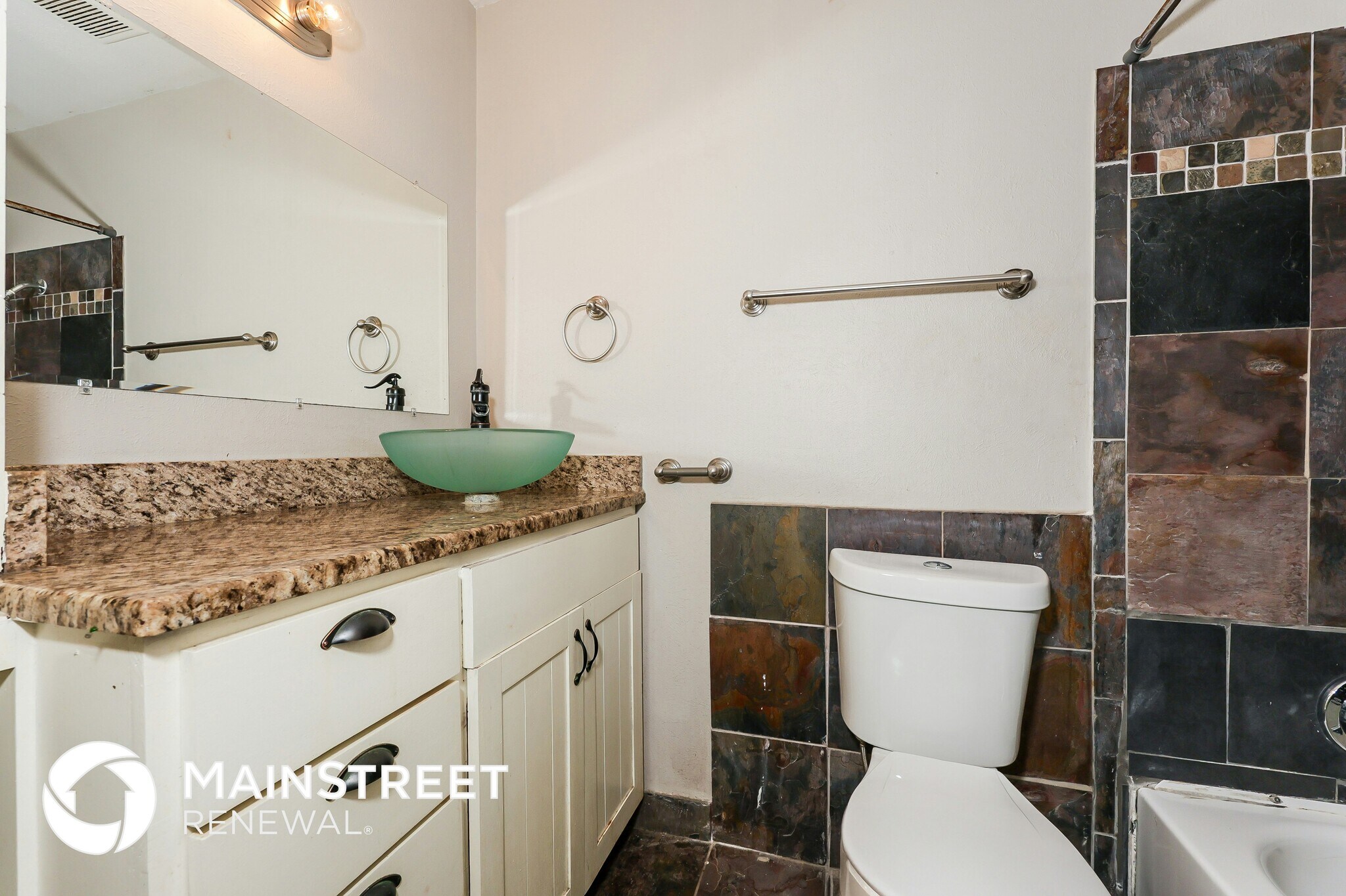 Building Photo - 1706 Enchanted Ln